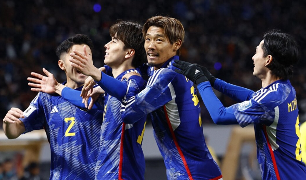 包含泰国羽毛球队完胜韩国羽毛球队，安赛龙完成帽子戏法的词条