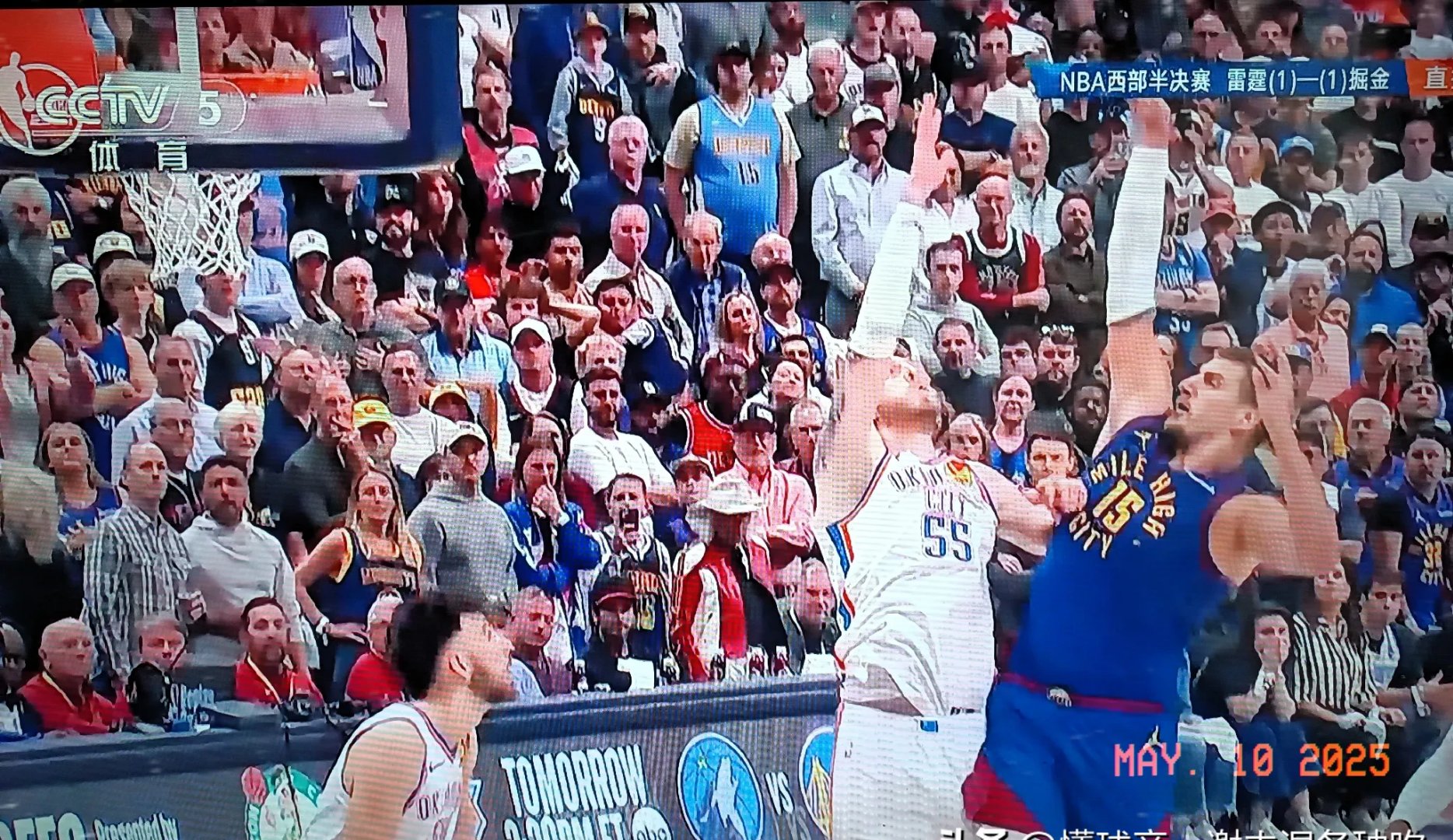 独行侠强势掘金,特雷杨三分雨点燃全场 独行侠强势掘金,特雷杨三分雨点燃全场