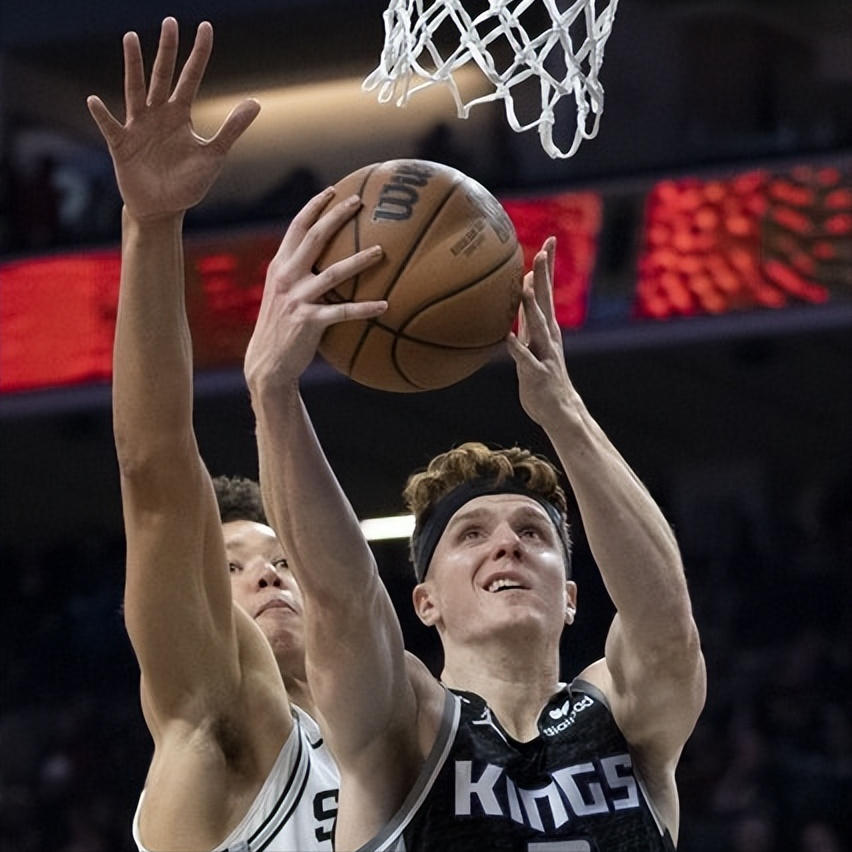 马刺轻取国王，克莱高光表现