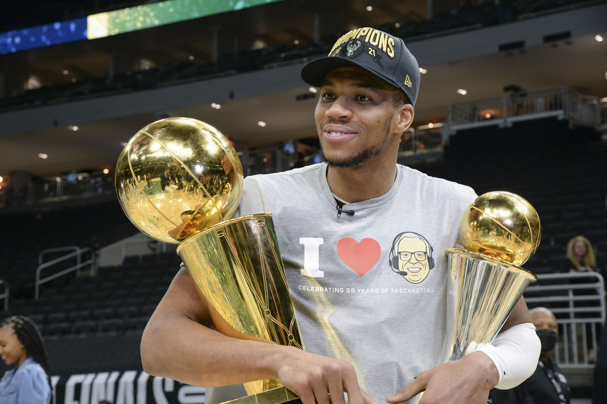 关于火箭主帅发布关键战略，球队取得胜利的信息