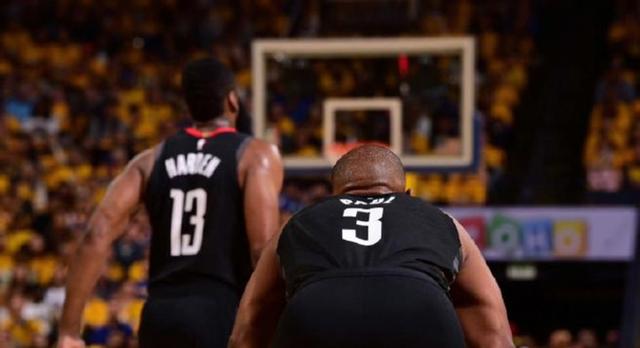 快船队征战亚洲，引起球迷热烈讨论期待队员表现的简单介绍