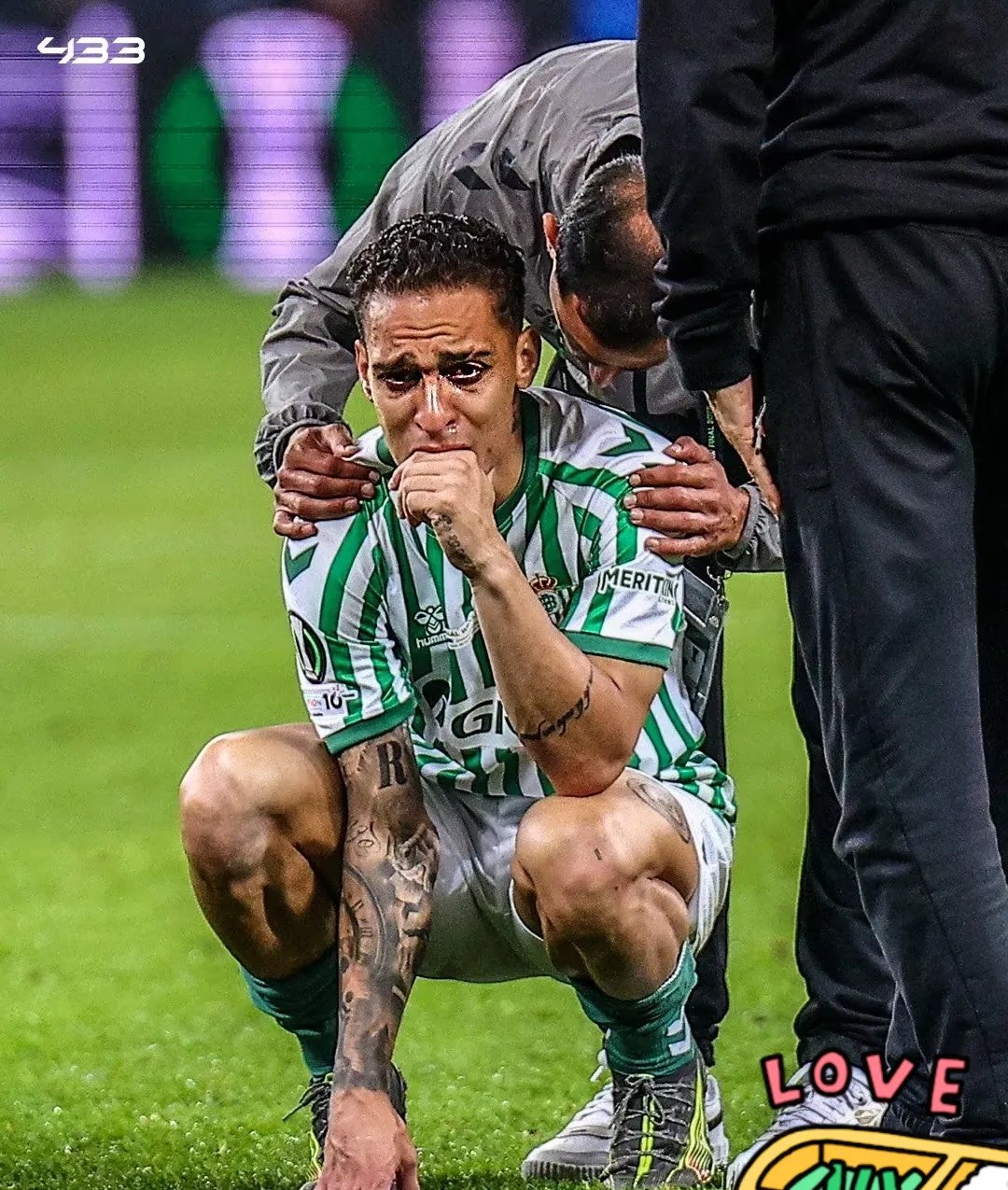 包含中东亚球员拼尽全力，却无奈落败的词条