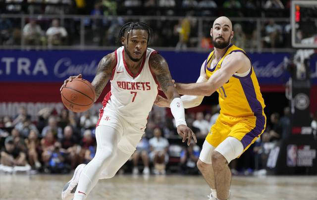 关于惊险的比赛中，一位年轻球员表现抢眼的信息