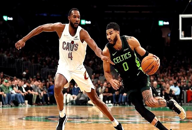 克里夫兰骑士大胜凯尔特人，豪取10连胜的简单介绍